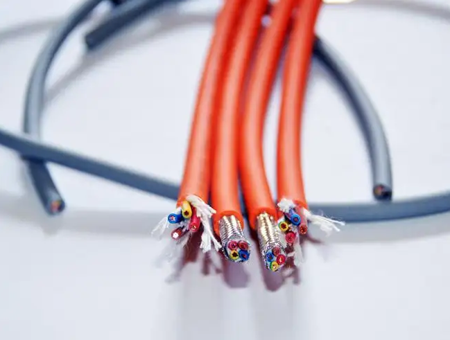 柔性电缆：连接智能之路